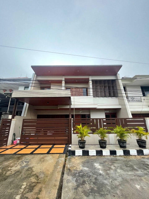 Dijual Rumah Jalan Dharmahusada Permai